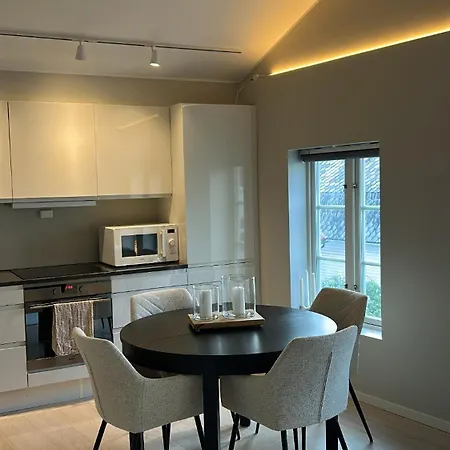 Modern Right In The Center With A Large Terrace Stavanger